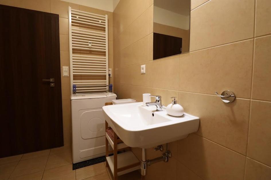 Cosy Studio, 15Min To Old Centre, Self-Check In, Free Wifi, Welcome Drink! Prague Ngoại thất bức ảnh